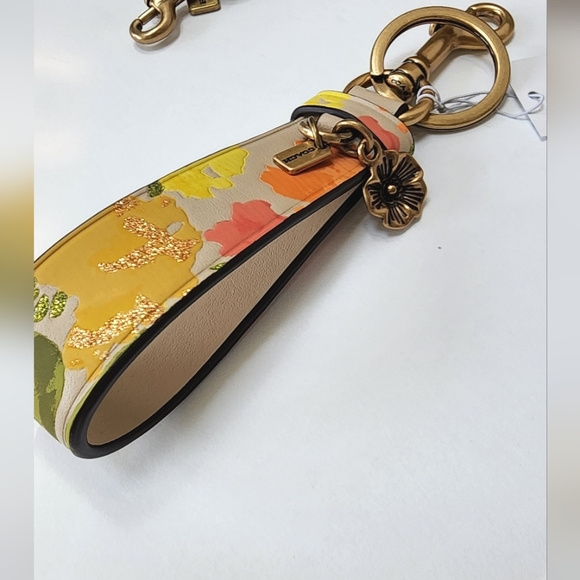 COACH Loop Bag Charm Key Ring in RETRO Classic Floral Print with Dog Clip NWT! - Picture 2 of 10